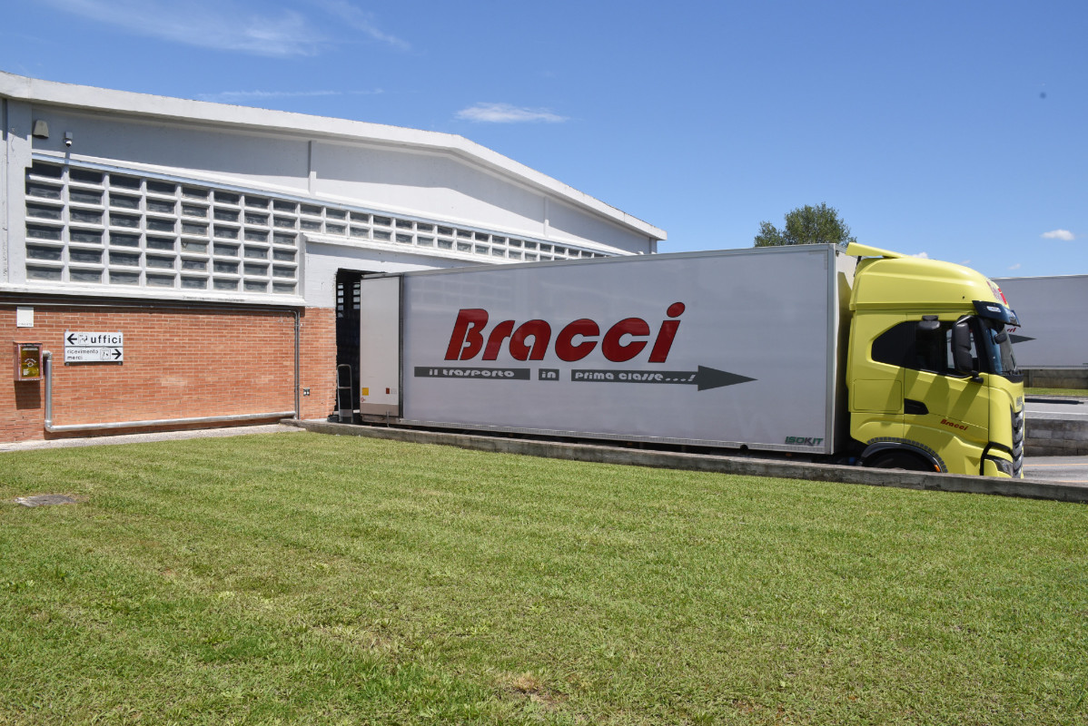 Bracci trasporti come lavora bene trasporto della merce (18)